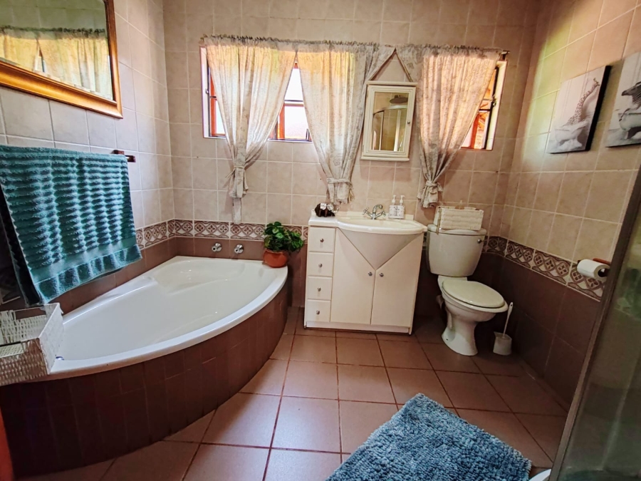 4 Bedroom Property for Sale in Van Der Hoff Park North West